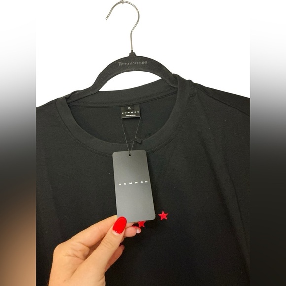 SHEIN Black Muscle Tee with Red Stars - Picture 3 of 4